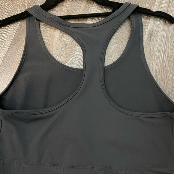2 for $15 💚 Fabletics curved cinch racer back tank - Picture 4 of 5